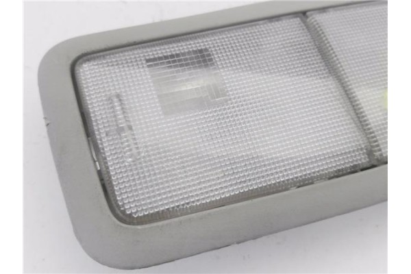 Recambio de luz trasero central techo para toyota avensis cross sport (t27) 2.2 premium referencia OEM IAM 8125005030BC  