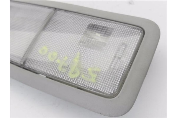 Recambio de luz trasero central techo para toyota avensis cross sport (t27) 2.2 premium referencia OEM IAM 8125005030BC  