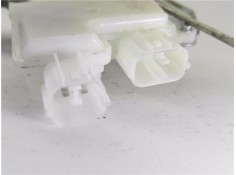 Recambio de cierre electromagnetico trasero derecho para renault master iii combi 2.3 l2h2 3,5t referencia OEM IAM 906123257R  