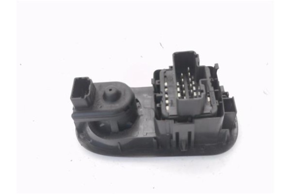 Recambio de mando elevalunas delantero izquierdo para renault master iii furgón 2.3 l1h1 ka 2,8t referencia OEM IAM 8200637849  