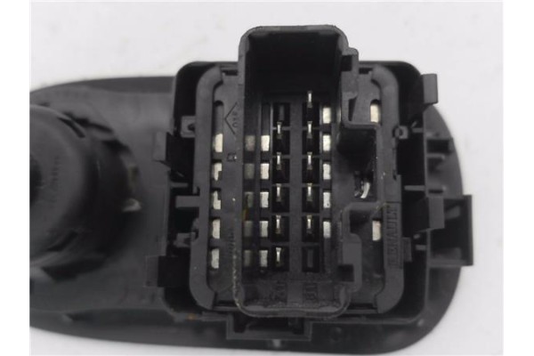 Recambio de mando elevalunas delantero izquierdo para renault master iii furgón 2.3 l1h1 ka 2,8t referencia OEM IAM 8200637849  