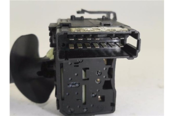 Recambio de mando limpiaparabrisas para renault trafic ii furgón 1.9 27 cn referencia OEM IAM 8200070266  