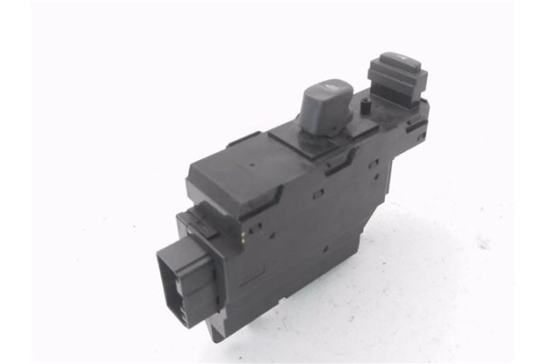 Recambio de mando elevalunas delantero derecho para volvo v70 familiar 2.0 t referencia OEM IAM 8673187  