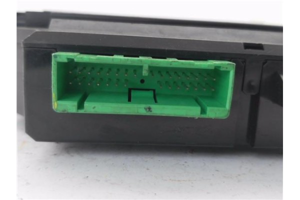 Recambio de mando elevalunas delantero derecho para volvo v70 familiar 2.0 t referencia OEM IAM 8673187  