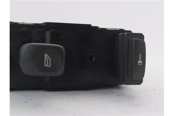 Recambio de mando elevalunas delantero derecho para volvo v70 familiar 2.0 t referencia OEM IAM 8673187  