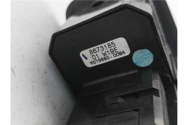 Recambio de mando elevalunas delantero izquierdo para volvo v70 familiar 2.0 t referencia OEM IAM 8673185  