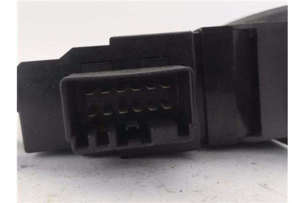 Recambio de mando elevalunas delantero izquierdo para volvo v70 familiar 2.0 t referencia OEM IAM 8673185  