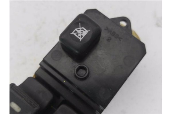 Recambio de mando elevalunas delantero izquierdo para mitsubishi colt cz3 berl. 3 (z30) 1.1 inform referencia OEM IAM MR587477  