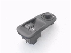 Recambio de mando elevalunas delantero izquierdo para renault trafic ii furgón (fl) 2.5 dti referencia OEM IAM 8200011867  