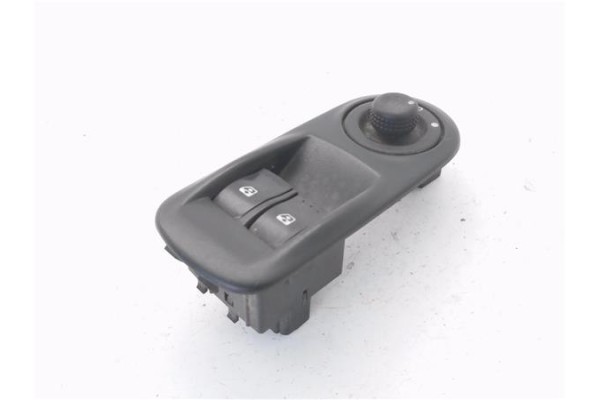 Recambio de mando elevalunas delantero izquierdo para renault trafic ii furgón (fl) 2.5 dti referencia OEM IAM 8200011867  