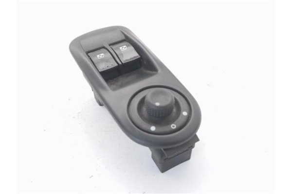 Recambio de mando elevalunas delantero izquierdo para renault trafic ii furgón (fl) 2.5 dti referencia OEM IAM 8200011867  