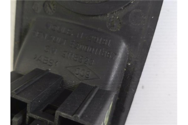 Recambio de mando elevalunas delantero izquierdo para renault trafic ii furgón (fl) 2.5 dti referencia OEM IAM 8200011867  