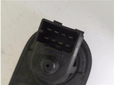 Recambio de mando elevalunas delantero izquierdo para renault trafic ii furgón (fl) 2.5 dti referencia OEM IAM 8200011867  