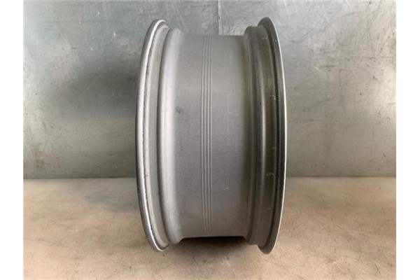Recambio de llanta para audi rs3 sportback (8vf) 2.5 tfsi quattro referencia OEM IAM 8V0601025ES   Recambio de llanta para audi rs3 sportback (8vf) 2.5 tfsi quattro referencia OEM IAM 8V0601025ES