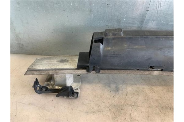 Recambio de refuerzo paragolpes para citroen c4 berlina 1.6 hdi referencia OEM IAM 7106C5  