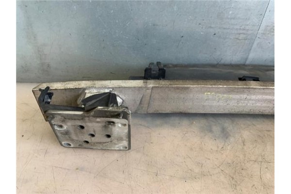 Recambio de refuerzo paragolpes para citroen c4 berlina 1.6 hdi referencia OEM IAM 7106C5  
