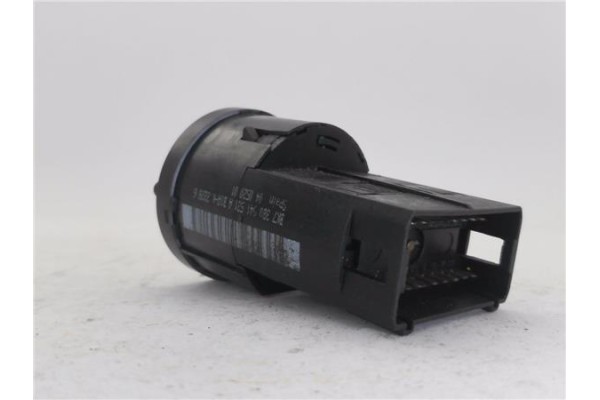 Recambio de mando de luces para skoda octavia berlina (1u2) 1.9 sdi glx referencia OEM IAM 3B0941531A  