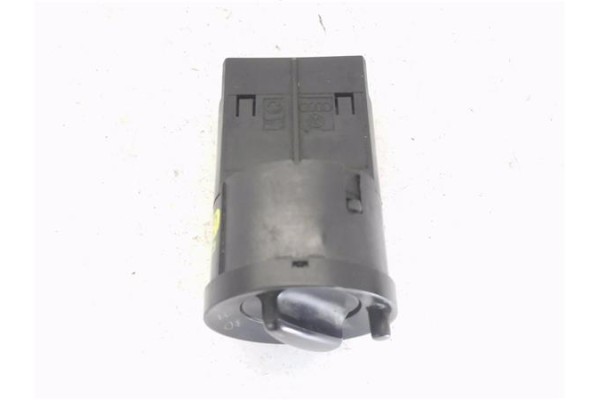 Recambio de mando de luces para skoda octavia berlina (1u2) 1.9 sdi glx referencia OEM IAM 3B0941531A  