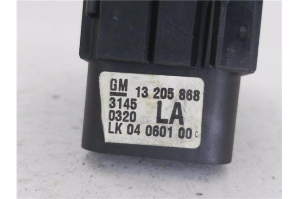 Recambio de mando de luces para opel zafira b 1.7 edition ´´111 jahre´´ referencia OEM IAM 13205868  