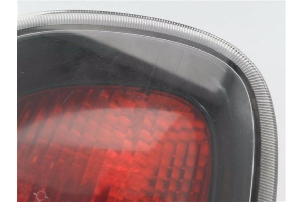 Recambio de piloto porton trasero izquierdo para daewoo lanos 1.4 referencia OEM IAM 96275901  