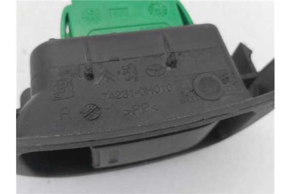 Recambio de mando elevalunas delantero derecho para toyota aygo (kgb/wnb) 1.0 básico referencia OEM IAM 742310H010  