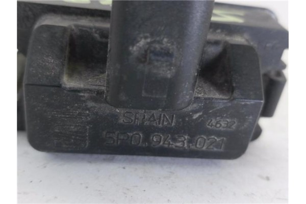 Recambio de piloto matricula para seat ibiza (6l1) 1.9 tdi referencia OEM IAM 5P0943021  