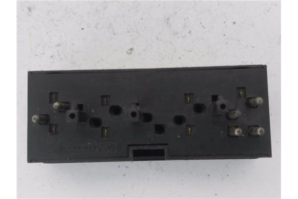 Recambio de mando elevalunas para ford sierra berlina 1.6 bravo referencia OEM IAM 83BG14529BA  