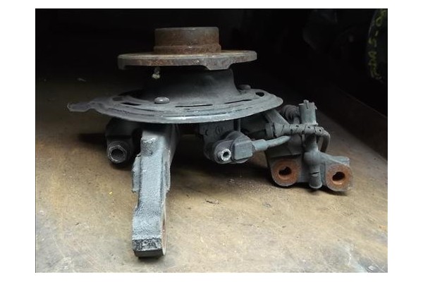 Recambio de mangueta delantero izquierda para opel corsa c 1.7 dti referencia OEM IAM   