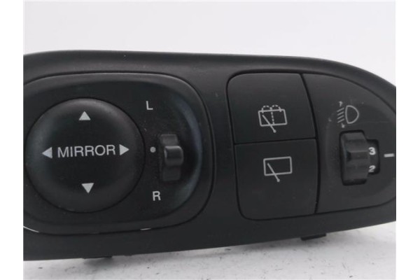 Recambio de mando retrovisor electrico para hyundai lantra berlina (rd) 1.6 gl referencia OEM IAM 9353029000L  