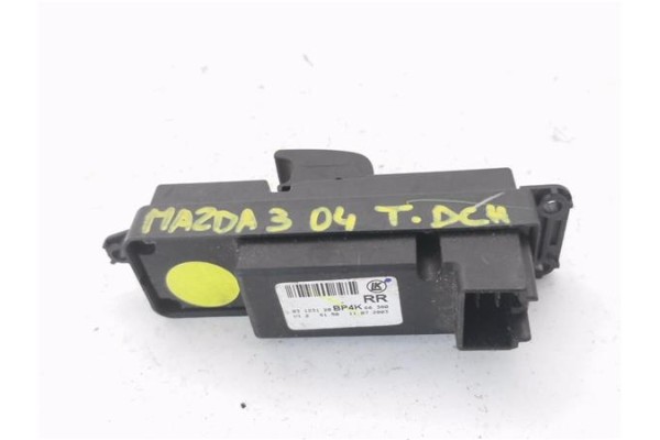 Recambio de mando elevalunas trasero derecho para mazda 3 berlina (bk) 1.6 cd active+ xcite referencia OEM IAM 3123120 BP4K66380