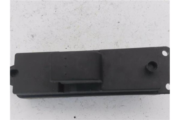 Recambio de mando elevalunas trasero derecho para mazda 3 berlina (bk) 1.6 cd active+ xcite referencia OEM IAM 3123120 BP4K66380