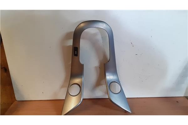 Recambio de consola para chevrolet cruze 1.8 lt referencia OEM IAM 94565212  