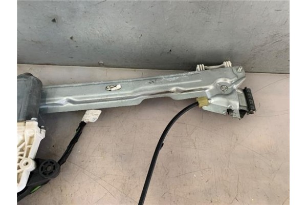 Recambio de mecanismo elevalunas delantero izquierdo para mercedes-benz vito / mixto furgón (w639) 109 cdi referencia OEM IAM 77
