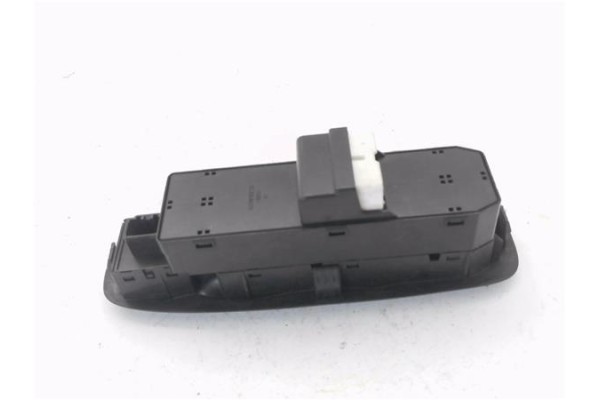 Recambio de mando elevalunas delantero izquierdo para hyundai accent (lc) 1.5 crdi gl referencia OEM IAM 620W10270  
