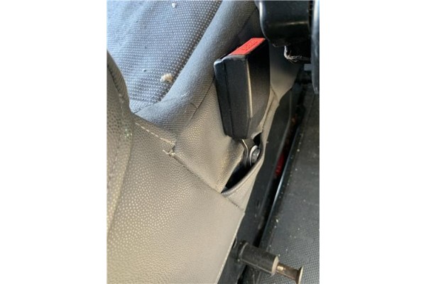 Recambio de anclaje cinturon trasero central para peugeot expert furgón 2.0 furgón l1h1 referencia OEM IAM 8974ZF  