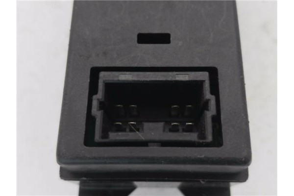 Recambio de mando elevalunas delantero izquierdo para mitsubishi montero (v20/v40) 2.5 2500 td gl (2-ptas.) referencia OEM IAM M