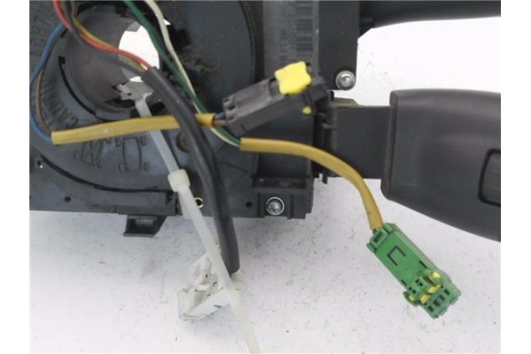 Recambio de mando intermitencia para peugeot 207 1.4 confort referencia OEM IAM 96630732XT  