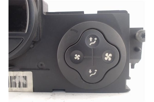 Recambio de mandos climatizador para renault megane ii berlina 3p referencia OEM IAM (8200070752) (69340005) 