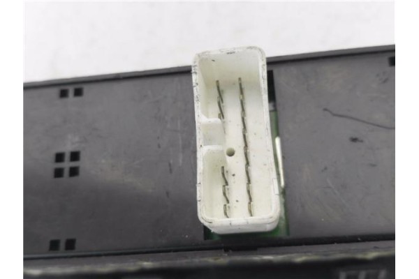 Recambio de mando elevalunas delantero izquierdo para hyundai trajet (fo) 2.0 crdi gls referencia OEM IAM 621W02250  
