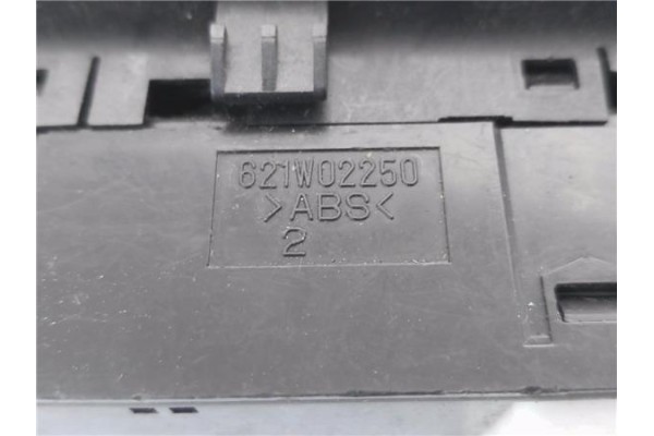 Recambio de mando elevalunas delantero izquierdo para hyundai trajet (fo) 2.0 crdi gls referencia OEM IAM 621W02250  
