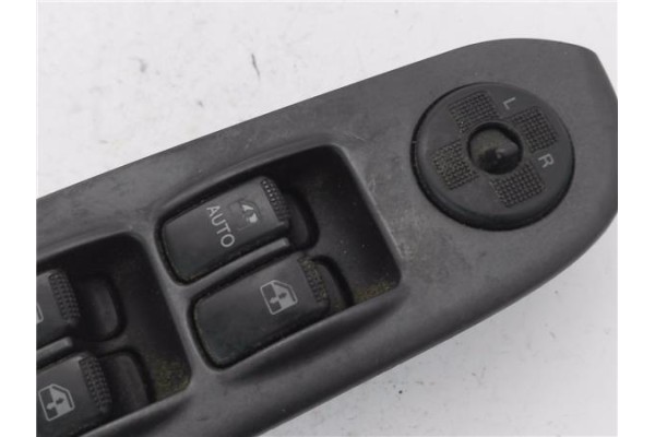Recambio de mando elevalunas delantero izquierdo para hyundai trajet (fo) 2.0 crdi gls referencia OEM IAM 621W02250  