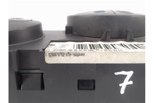 Recambio de mandos climatizador para renault megane ii berlina 3p referencia OEM IAM (8200070752) (69340005) 