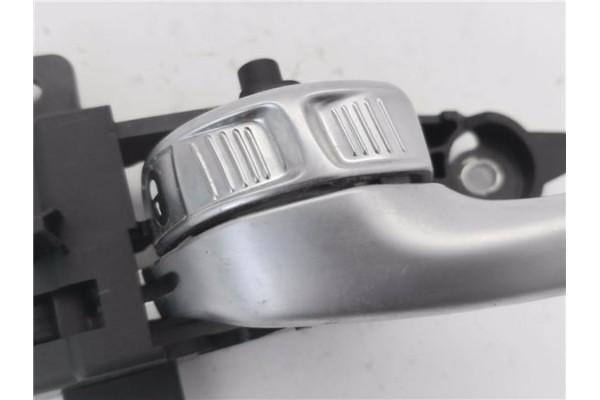Recambio de manilla int. puerta delantero izquierda para jeep renegade (bu) 1.6 limited fwd referencia OEM IAM 735647340  