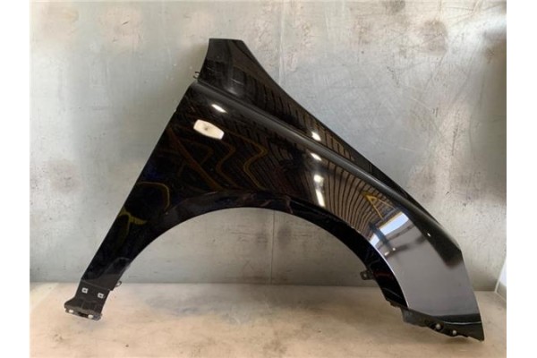 Recambio de aleta delantero derecha para kia carnival 2.9 crdi referencia OEM IAM 663214D030  