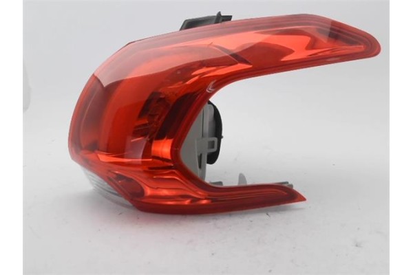 Recambio de piloto trasero derecho para peugeot 2008 1.2 access referencia OEM IAM 9678074380  