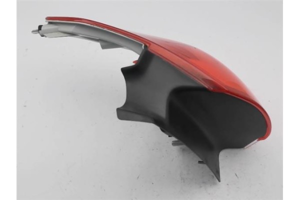 Recambio de piloto trasero derecho para peugeot 2008 1.2 access referencia OEM IAM 9678074380  