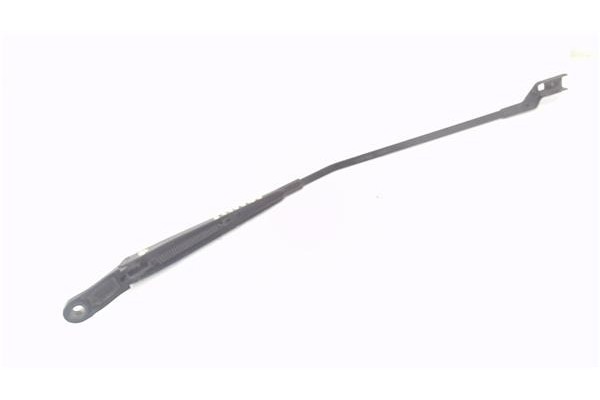 Recambio de brazo limpiaparabrisas delantero derecho para peugeot 3008 1.6 hdi referencia OEM IAM 6429GG  