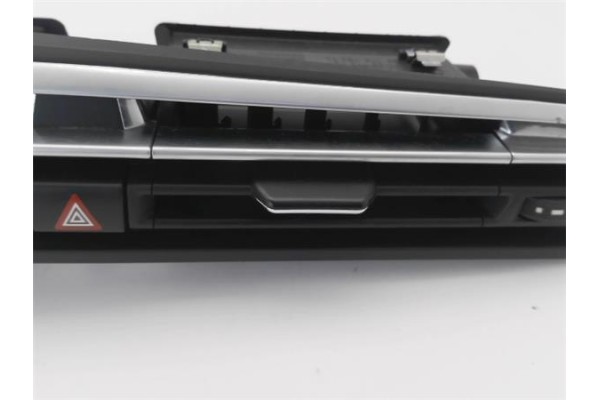 Recambio de rejilla entrada de aire para citroen c4 grand picasso/spacetourer 2.0 exclusive referencia OEM IAM 967797537A  