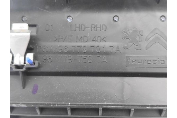 Recambio de rejilla entrada de aire para citroen c4 grand picasso/spacetourer 2.0 exclusive referencia OEM IAM 967797537A  