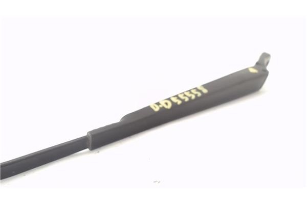Recambio de brazo limpiaparabrisas delantero derecho para peugeot 3008 1.6 hdi referencia OEM IAM 6429GG  